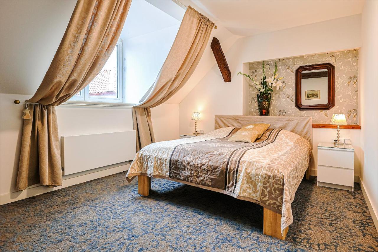 Zbirozsky Dvur Hotel Zbiroh Bagian luar foto