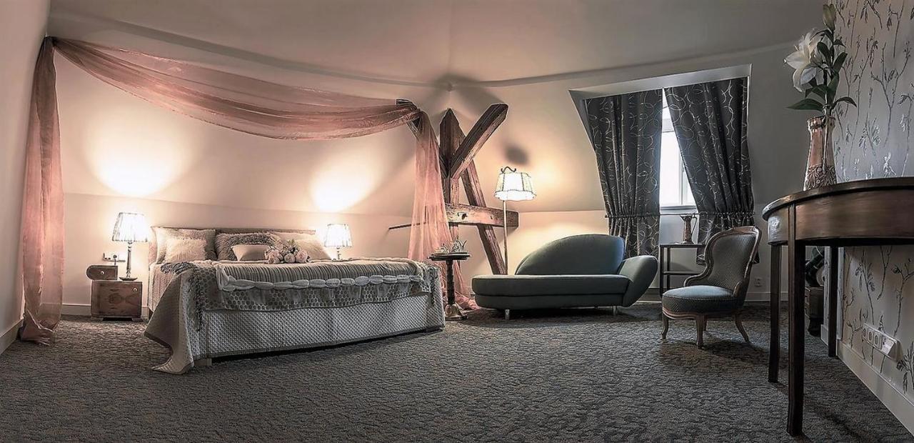 Zbirozsky Dvur Hotel Zbiroh Bagian luar foto