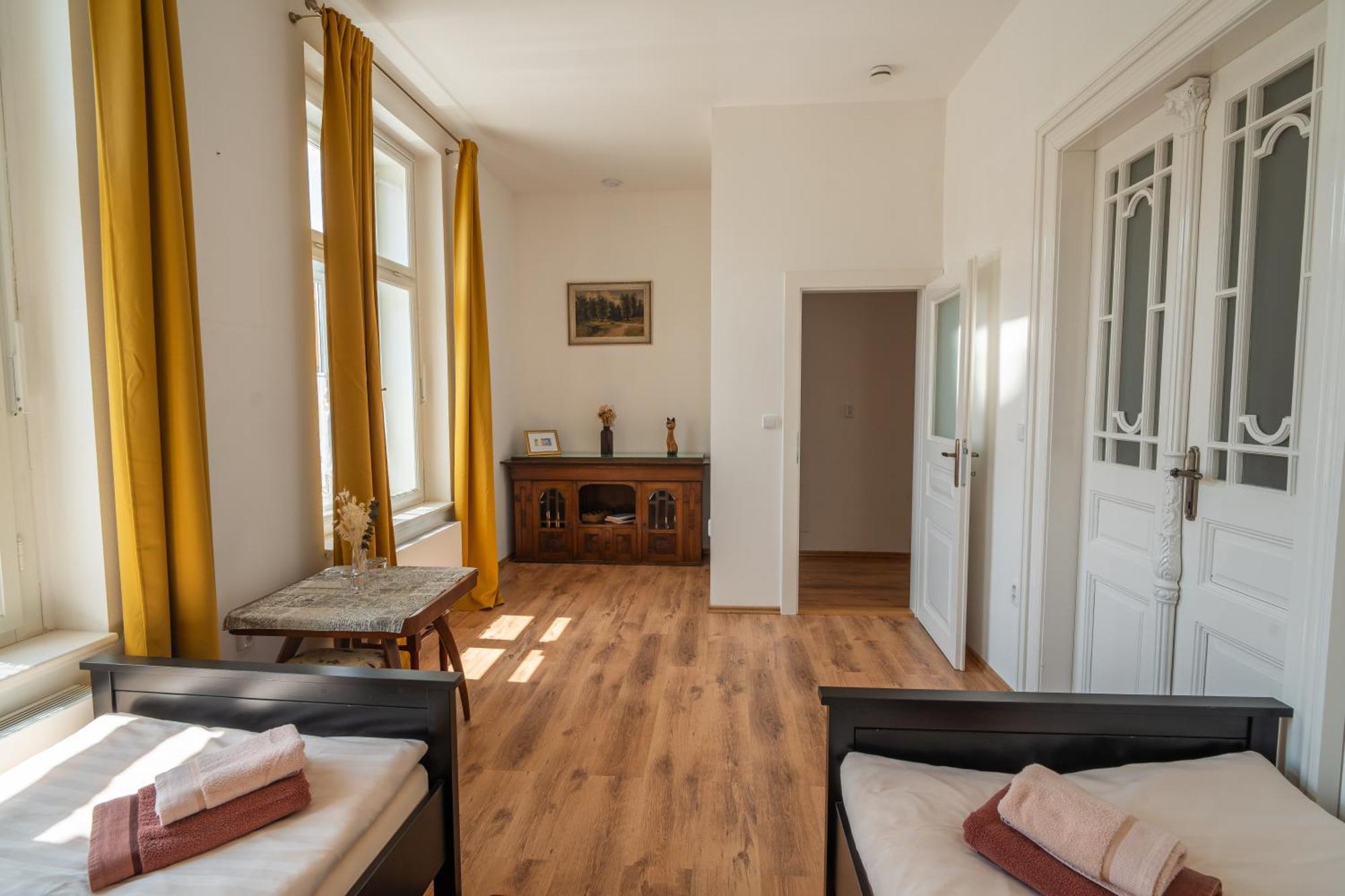 Zbirozsky Dvur Hotel Zbiroh Bagian luar foto