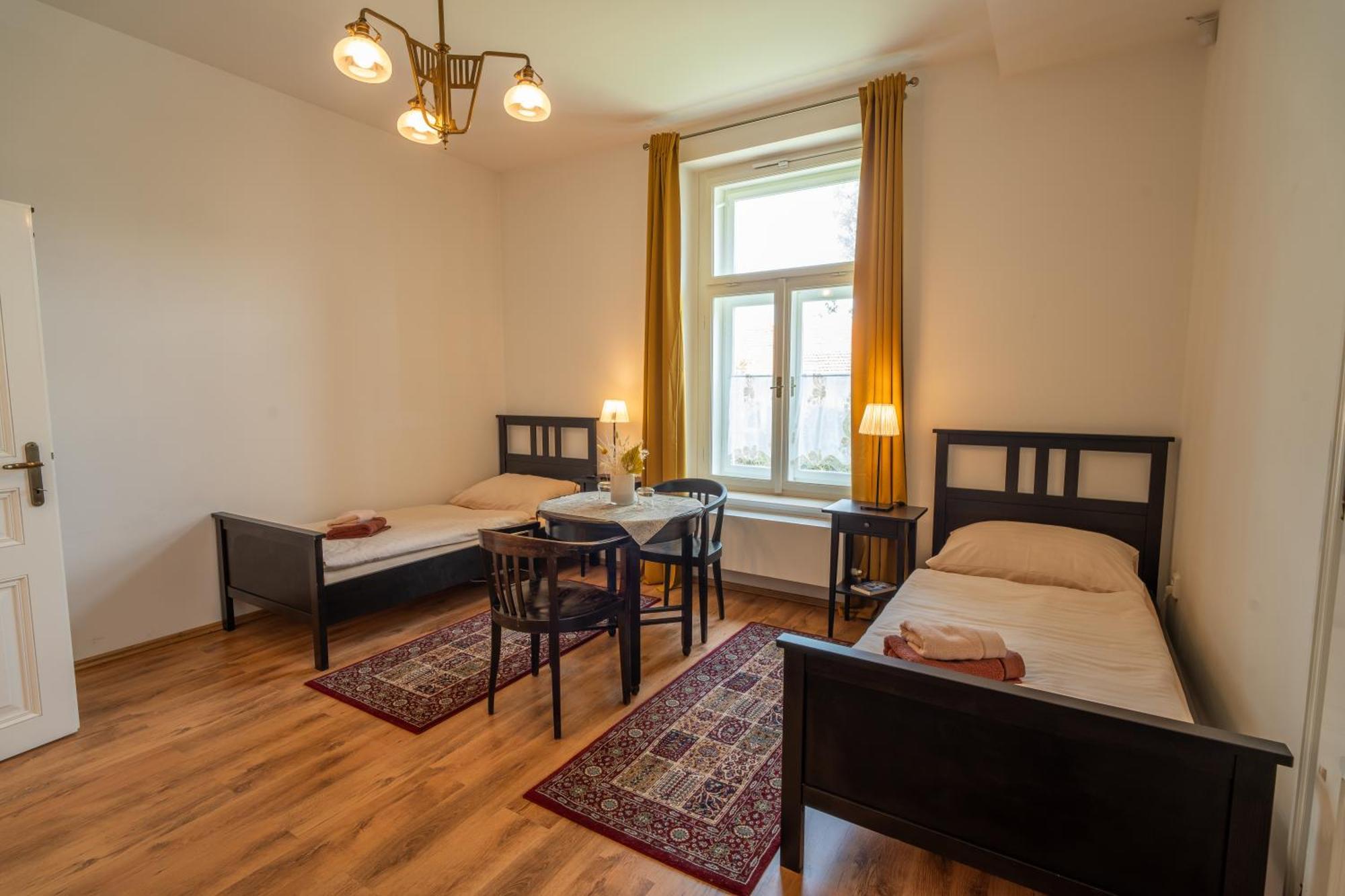 Zbirozsky Dvur Hotel Zbiroh Bagian luar foto